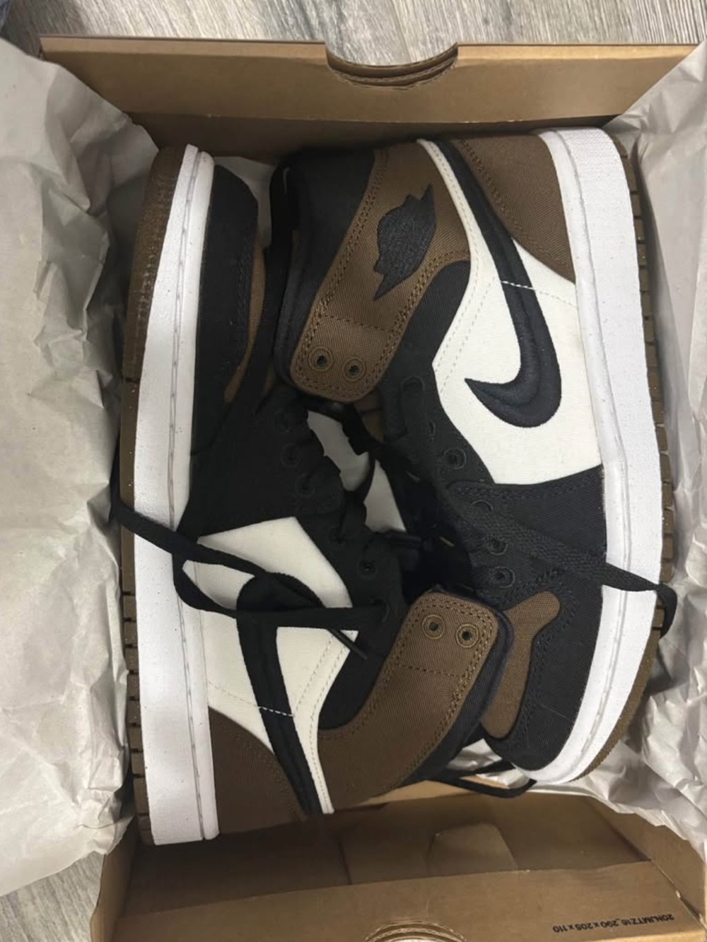 Women olive toe jordans size 7.5